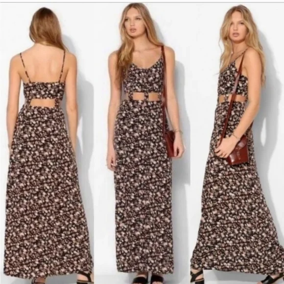 Pins & Needles Floral DRESS - Picture 1 of 5